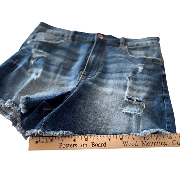 Ariya Jeans Shorts Distressed Raw Frayed Hem Womens Size 13 / 31 Stretch Denim - Picture 8 of 15